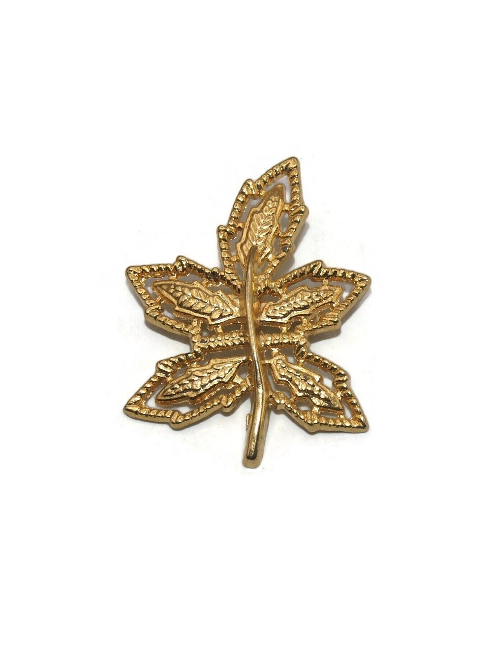 Vintage AAI Gold Tone Leaf Brooch. AAI Hallmark.